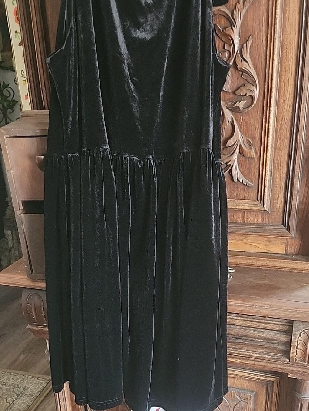 Cider Black Sleeveless Velvet Dress - Picture 7 of 8